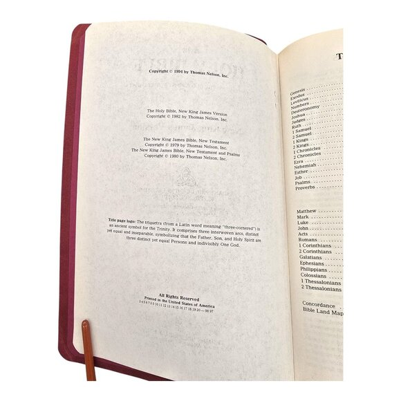Holy Bible NKJV Giant Print Center-Column Reference Bible Red Faux Leather 1982 - Picture 6 of 16